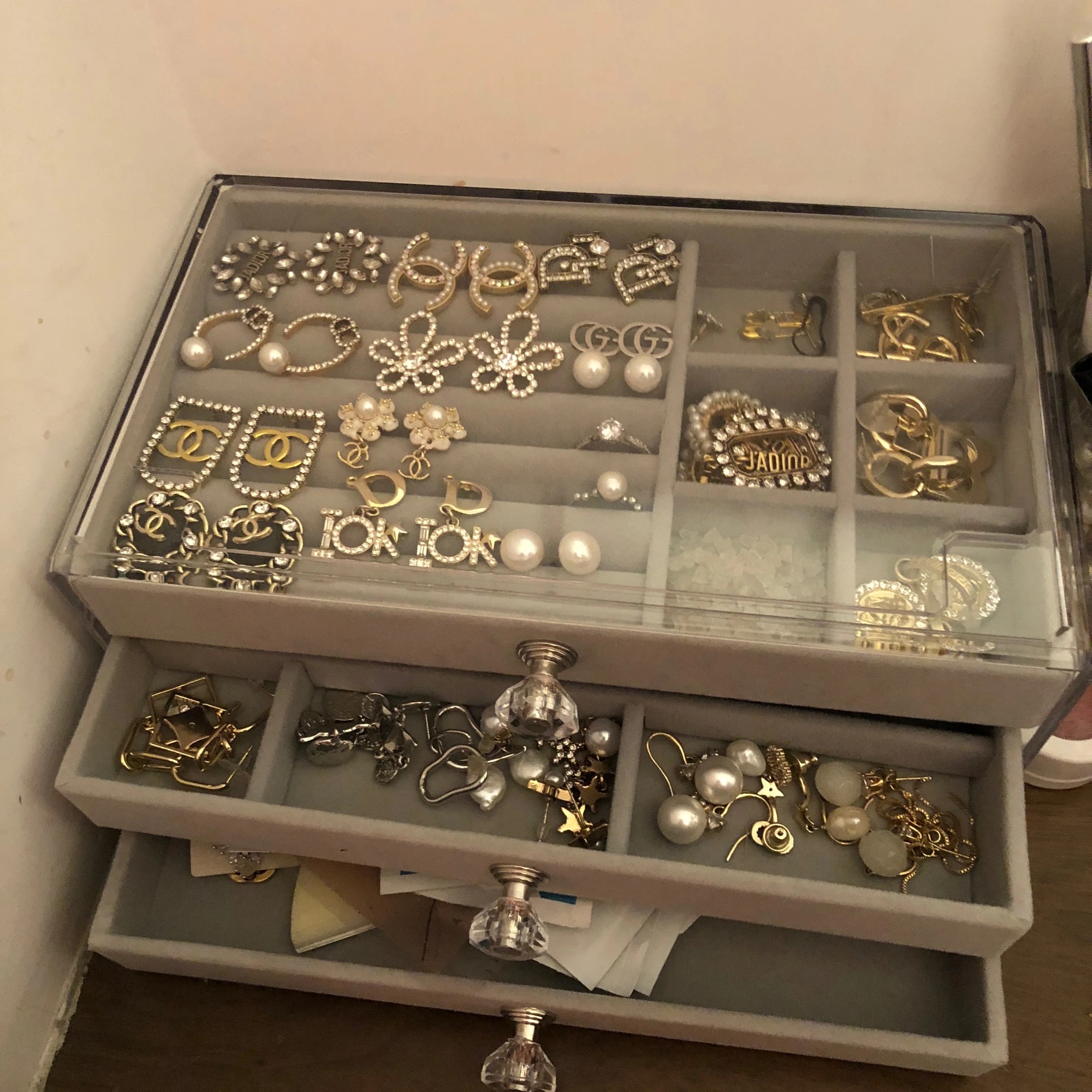 Jewelry Storage Box Girls Jewelry Earrings Rings Earpins Necklaces Display Organizing Simple Earrings Watch Storage Shelves