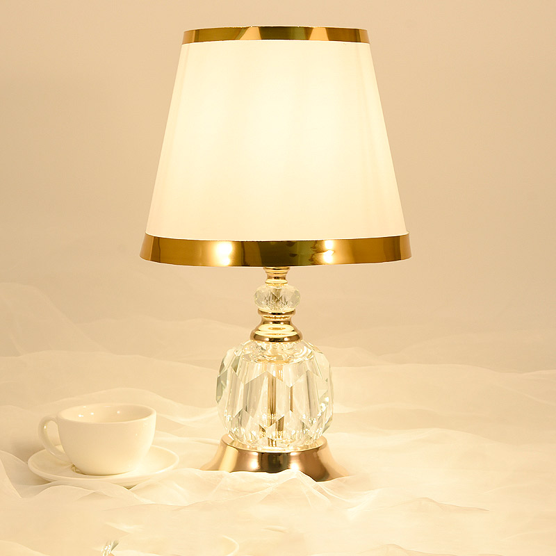 Bedroom table lamp bedside lamp light luxury ins girl a pair of high-end table lamp wedding dowry lamp bedside counter lamp