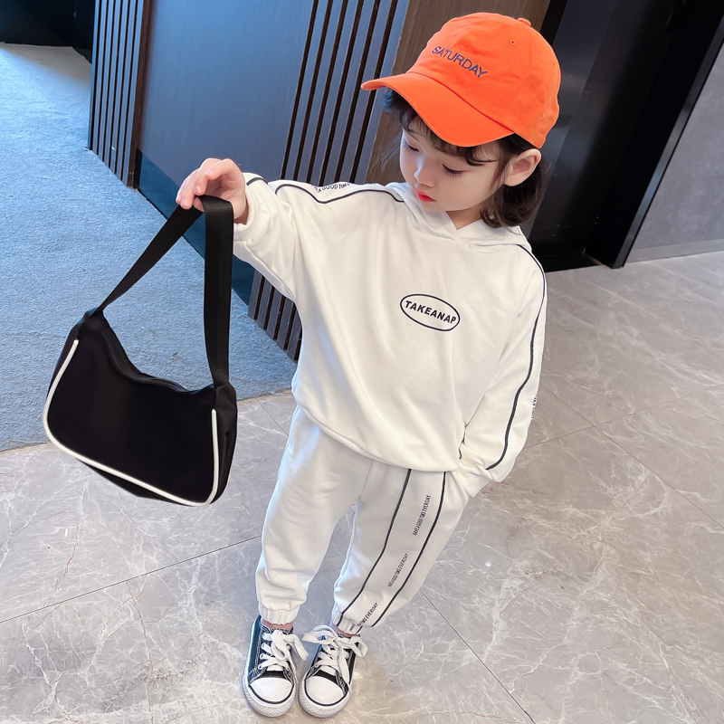 South Korean girl's tennis red female baby spring autumn clothing 2021 foreign sends new children's sports casual suit surges