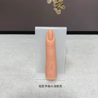 Силиконовый палец 3. Модель с отделкой из пищевого силикона поставляется в случайных цветах.