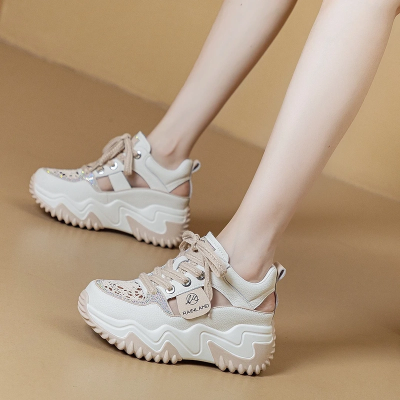 Rainwater Hollow-Out Sandals for Women, Closed-Toe, 2026 Summer New Versatile Thick-Soled Height-Increasing Sneakers, Trendy Clogs