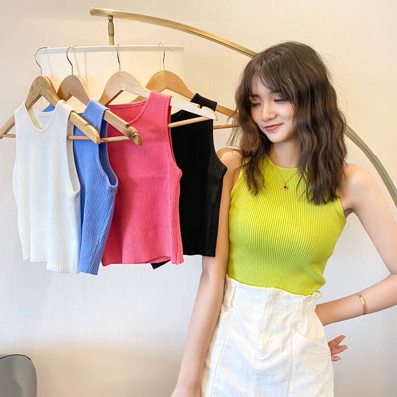 Summer 2022 new ice silk knit shirt sleeveless slim short stretch button inside with a versatile small vest for girls to wear