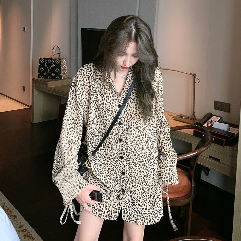 Net red custom 2020 new loose BAO WEN shirt woman design feeling small and light cooked blouse spring and autumn long sleeve shirt