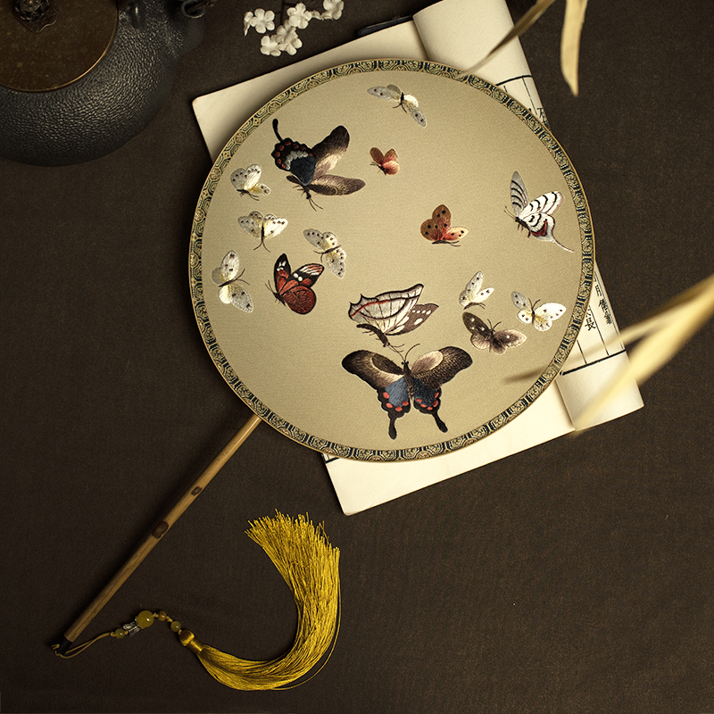 Embroidery Classical fan Su embroidered with ancient round fan hand double embroidered Palace fan China Wind and ancient dress female Han clothes dance fan