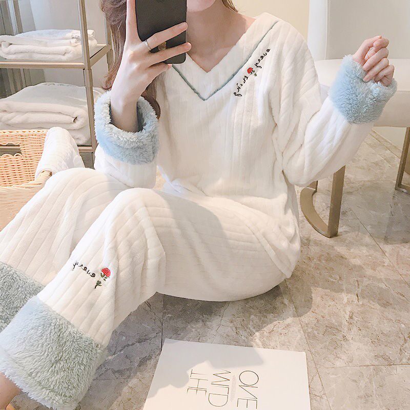 Pajamas women's winter new coral fleece sleeping Korean version slim thickening warm sweet and cute princess style home clothes suit