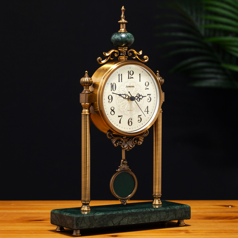European-style high-end atmospheric seat clock pendulum table clock retro living room decoration home table clock desktop decoration clock