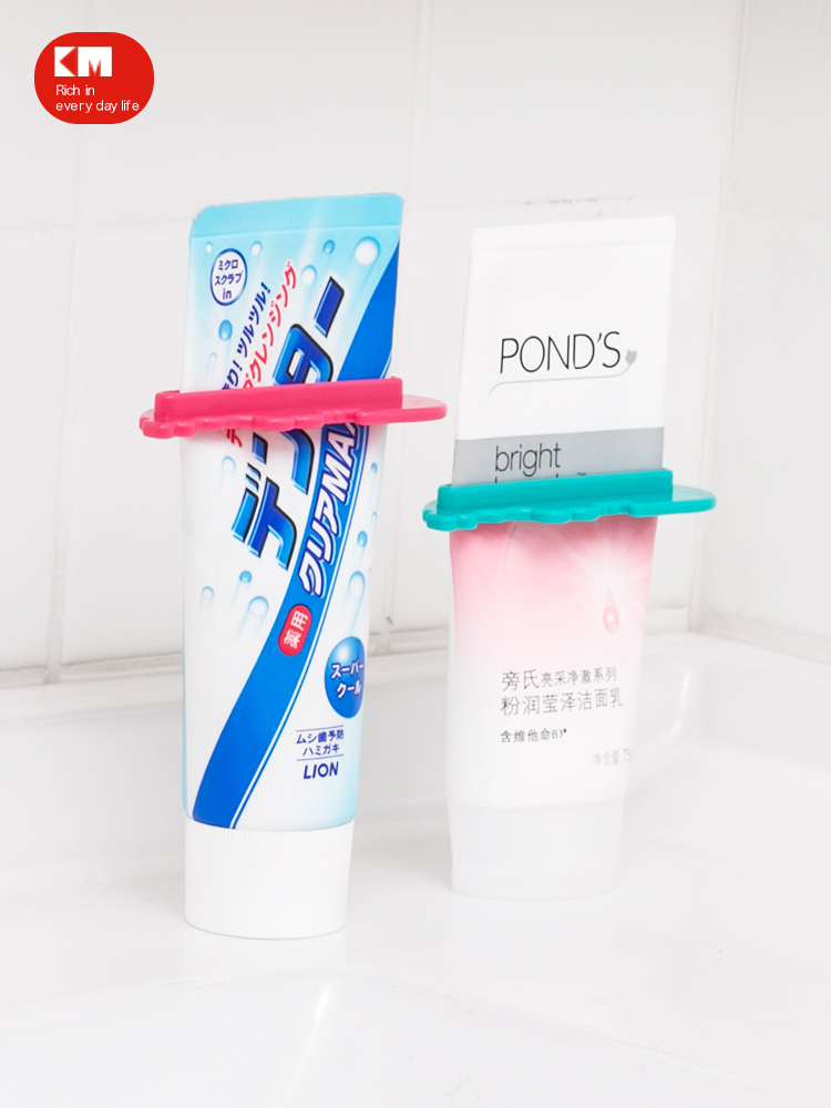 Japan KM Manual Creative Cartoon Crocodile Milking Toothpaste Theist Toothpaste Clips Wash Face Milk Hand Cream Squeezer 3 clothes