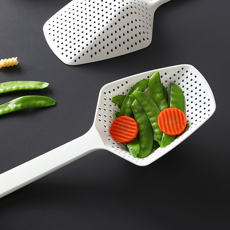 Japanese large-scale spoonlight kitchen resistant high temperature long handle cooked noodle filter spoon for dumplings