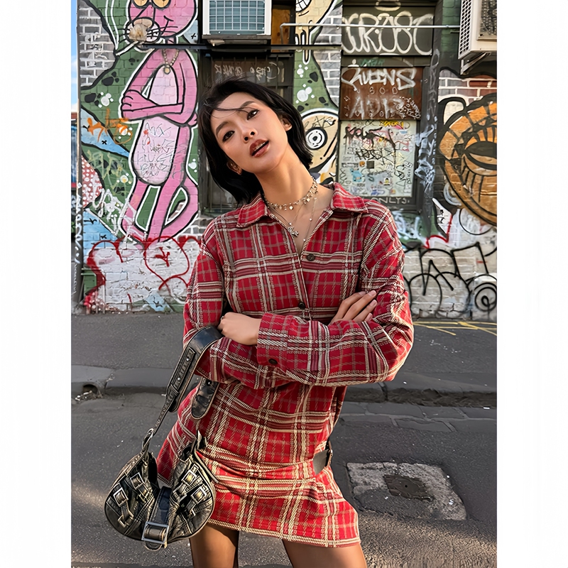 American-Style Casual Red Plaid Shirt, Hip-Hugging Long-Sleeved Dress for Women, Waist-Cinching, Slimming, Retro Loose Short Skirt for Summer