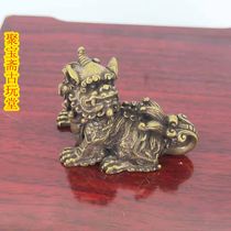 Collection of antique bronze ware retro listening small ornaments Ksitigarbha Bodhisattva mount mythical beast listening ornaments