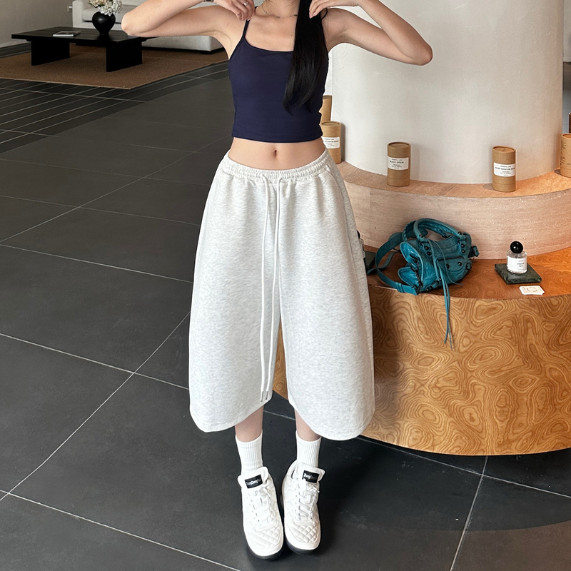 Light Gray Drawstring Elastic Waist Wide-Leg Cropped Sweatpants for Women, Casual Sporty Mid-Length Pants, Thin Eight-Point Shorts Light Gray Drawstring Elastic Waist Wide-Leg Cropped Sweatpants for Women, Casual Sporty Mid-Length Pants, Thin Eight-Point Shorts