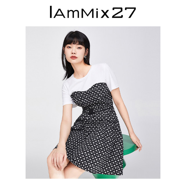 ເສື້ອຍືດແຂນສັ້ນ IAMMIX27 ສໍາລັບແມ່ຍິງທີ່ມີສີກົງກັນຂ້າມປອມສອງສິ້ນ splicing ອາຍຸການຫຼຸດຜ່ອນເຊື້ອເຫັດແຂບແອວສູງກະໂປງກະທັດຮັດ