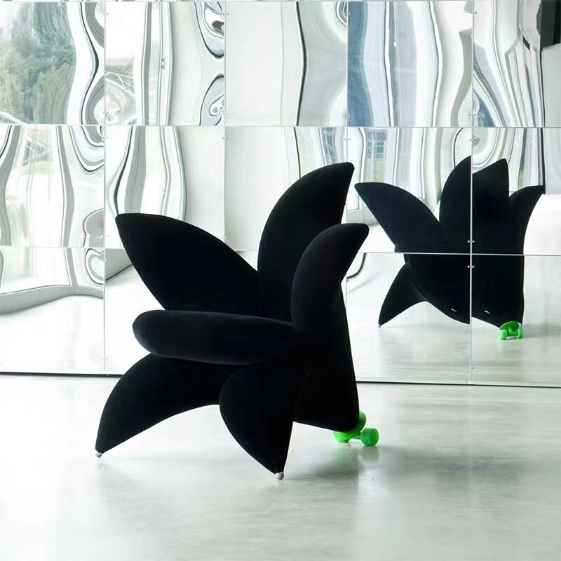 Nordic trumpet flower special-shaped sofa chair model room villa designer lily petal art net red leisure chair