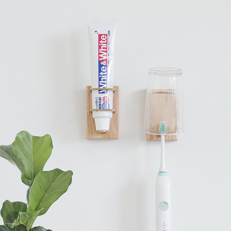 Wall-mounted Tooth Cup Rack Solid Wood Creative Toothbrush Rack Gargling Cup Nordic Toothpaste Rack Free of perforated bathroom Dressing Room Bathroom
