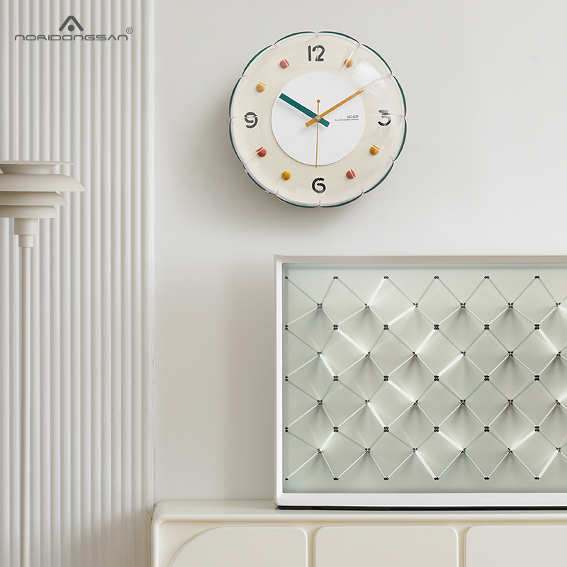 Noridongsan free from punching 2023 new hanging clock living room home fashion creative balloon clock table hanging wall-Taobao