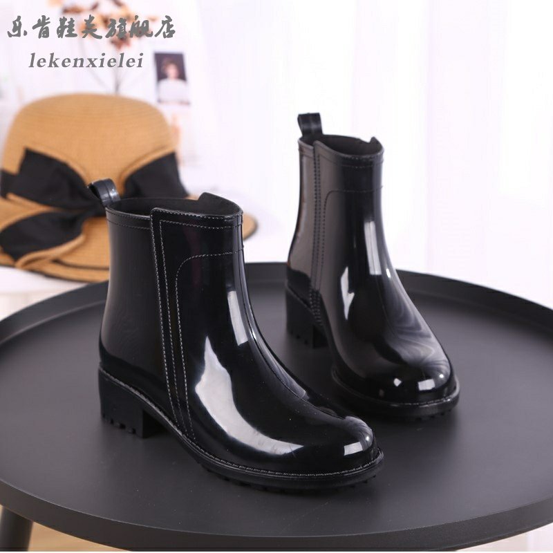 Rain Shoes Woman Short Cylinder South Korea Cute Adult Rubber Shoes Fashion Money Outside Wearing Water Shoes Rain Boots Waterproof Set Shoes Plus Suede Warm