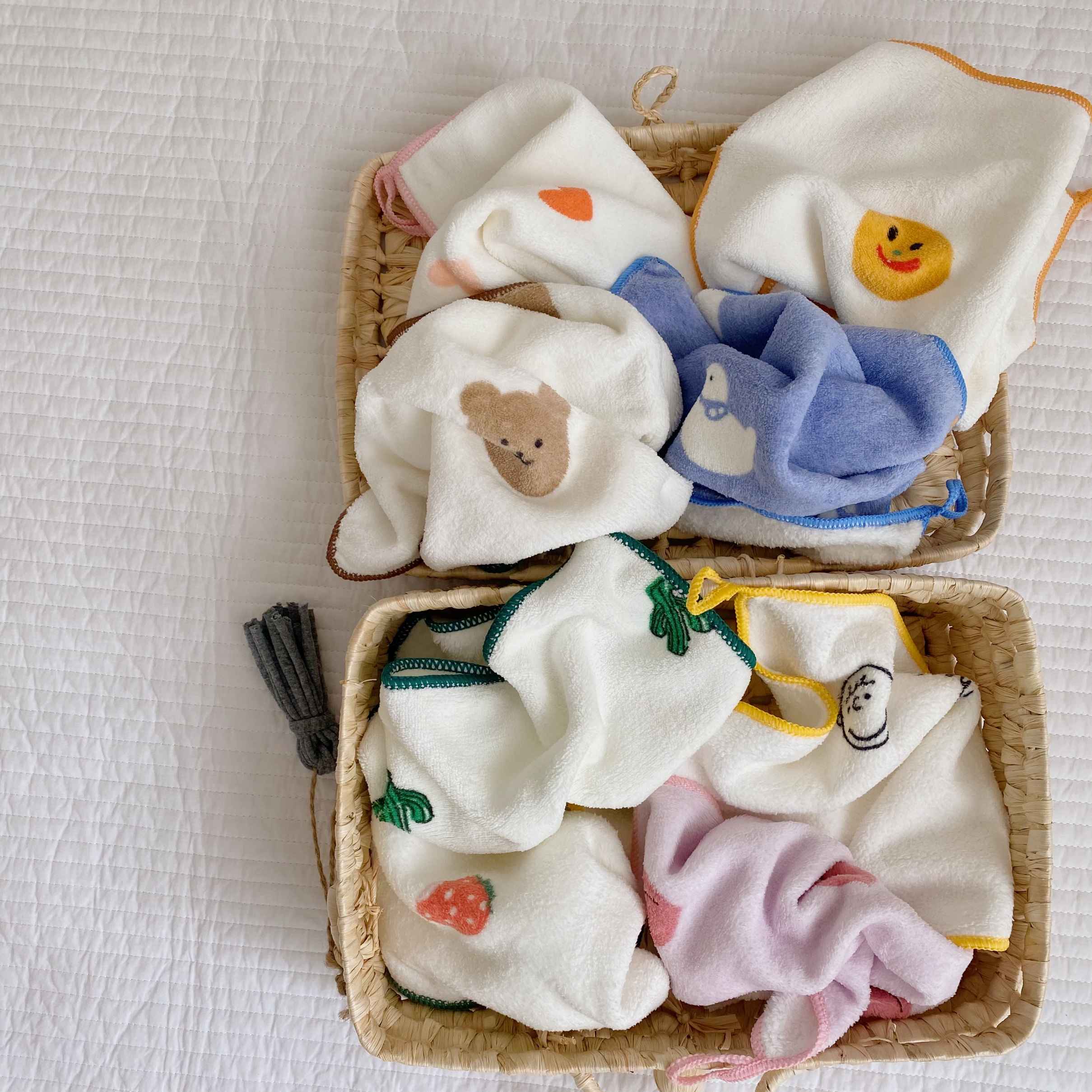 4 packs of newborn baby saliva towel, face absorbent towel, baby wipe face, small square towel, children's handkerchief, hand towel