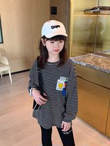 Childrens cartoon label striped T-shirt 2021 spring new middle and large childrens Korean version of long-sleeved top girls foreign tide~