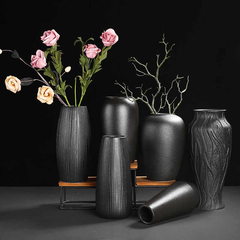 Black retro ceramic vase simple swing piece of high-end household jewelry dry flower hydro-cultured vase