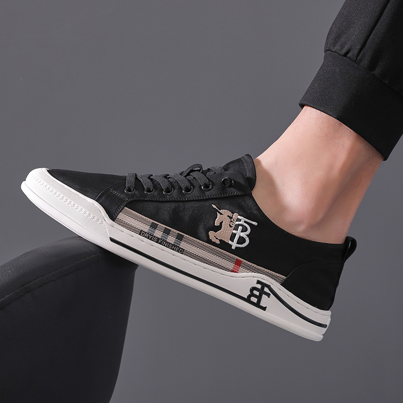 Board shoes men's summer breathable low help with new 100 hitch Korean version trendy designer embroidery 2022 casual sails cloth shoes