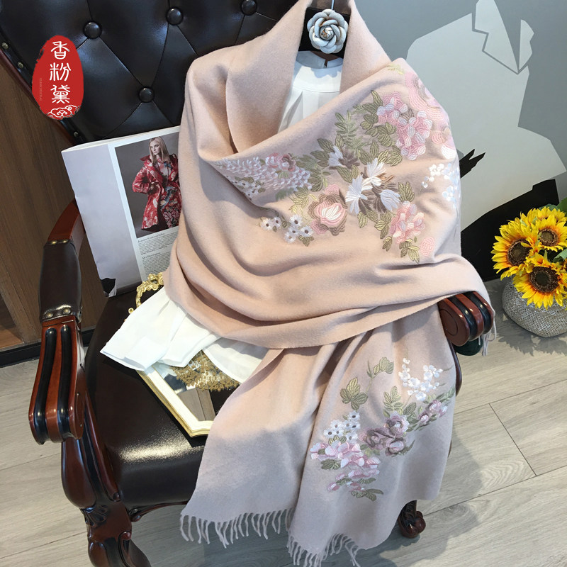 Trendy Chinese-style autumn and winter warm wool embroidered scarf and shawl, a high-end gift for middle-aged mothers and mothers-in-law on Mother's Day.