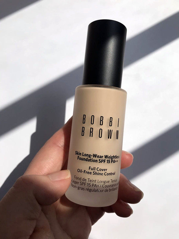 Domestic cabinet Bobbi Brown Barbie Brown cleans the bottom liquid for skin