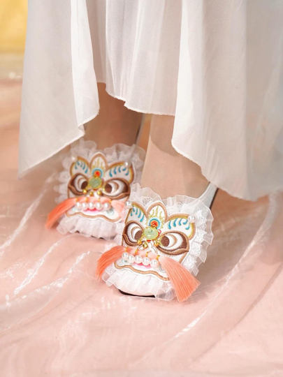 Old Beijing Cloth Shoes for Women, Summer Outdoor Wear, Soft-Soled, Breathable, Embroidered Sandals, Ethnic Style, Intangible Cultural Heritage, Adult Tiger Head Shoes