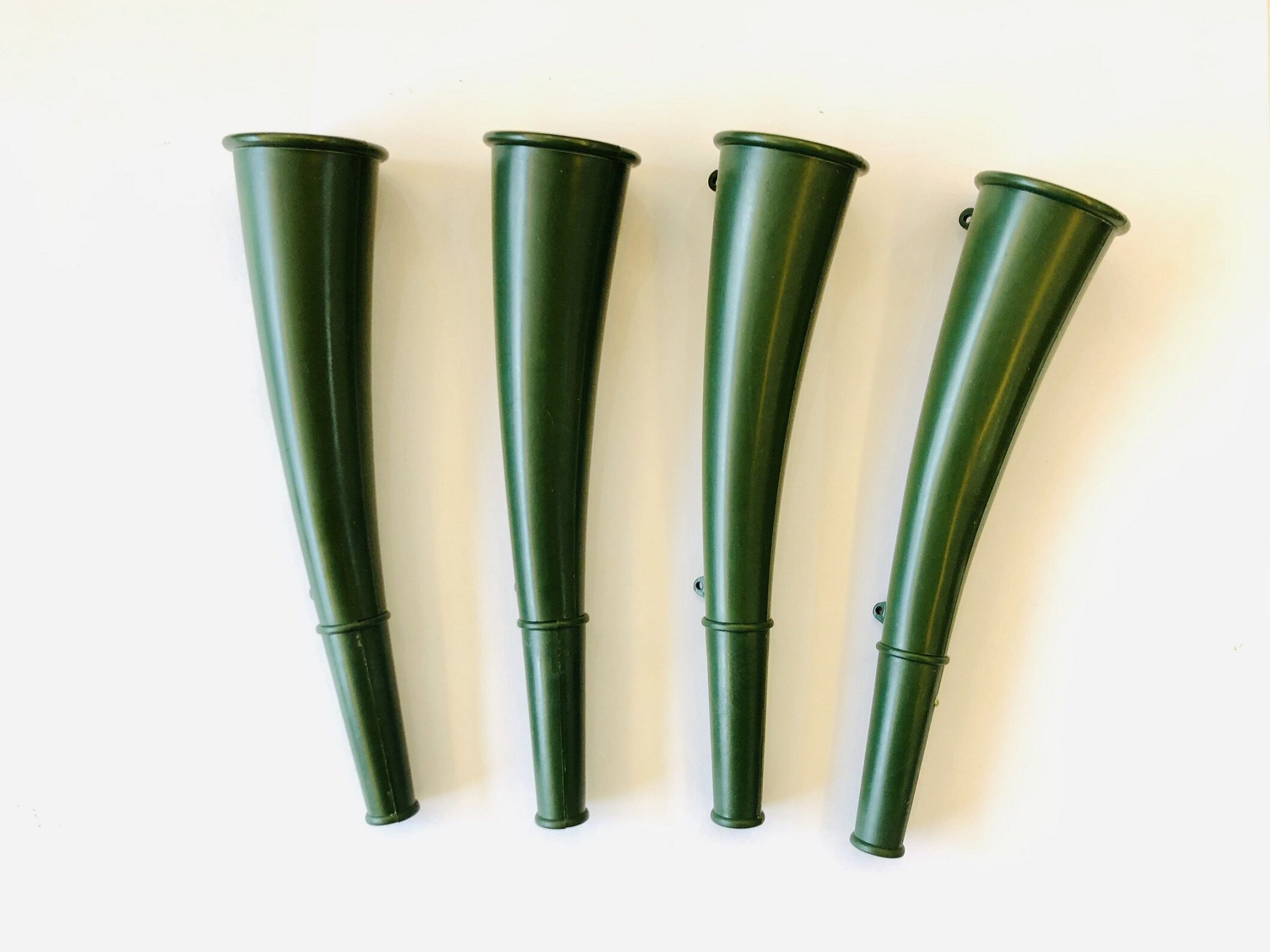 Army green horn signal horn Single soldier training combat small horn Wild life saving survival sheep horn small whistle