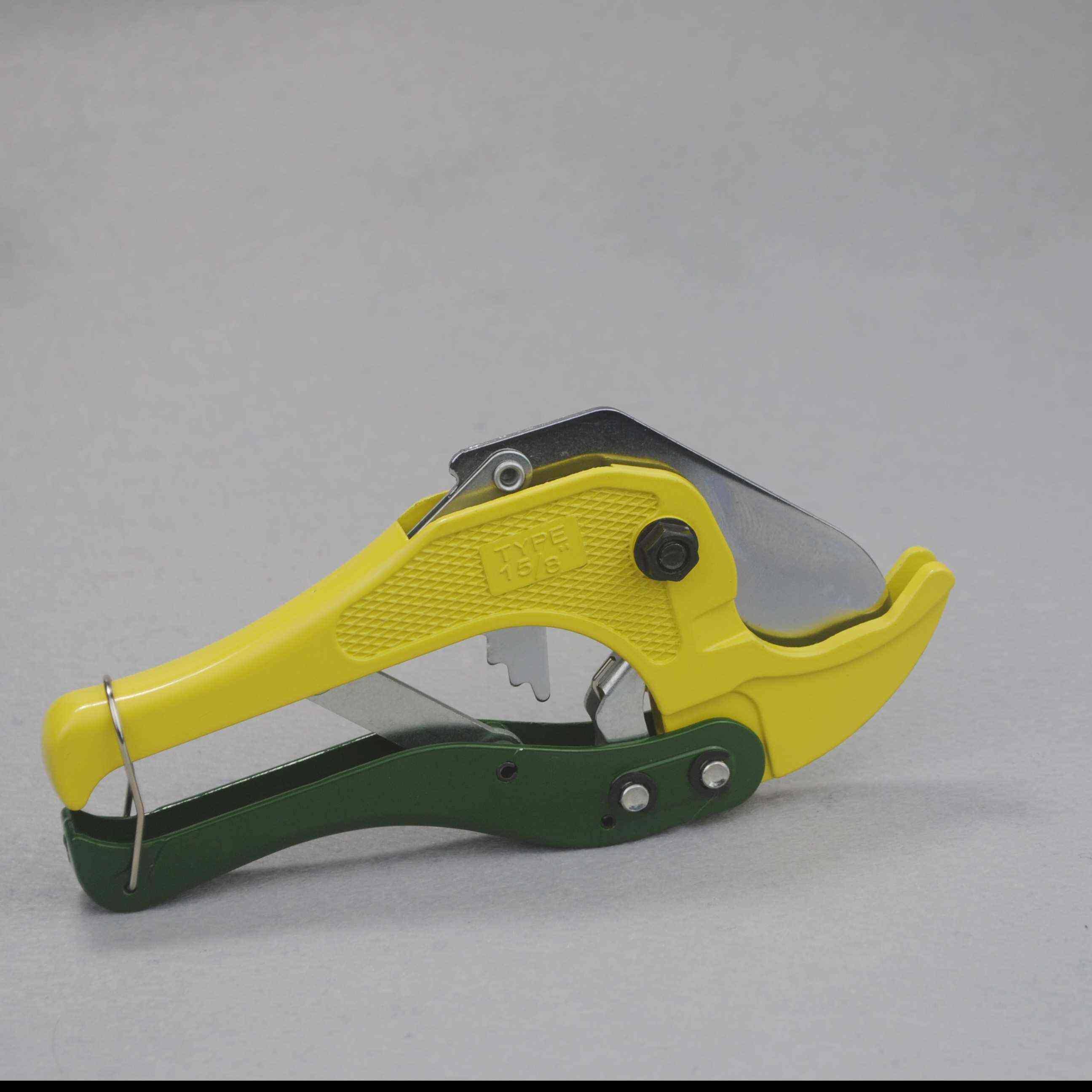 Imported Germany Japan quick cut aluminium plastic pipe water pipe small scissor pipe cutter 42mm cut pipe knife PVC pipe cut