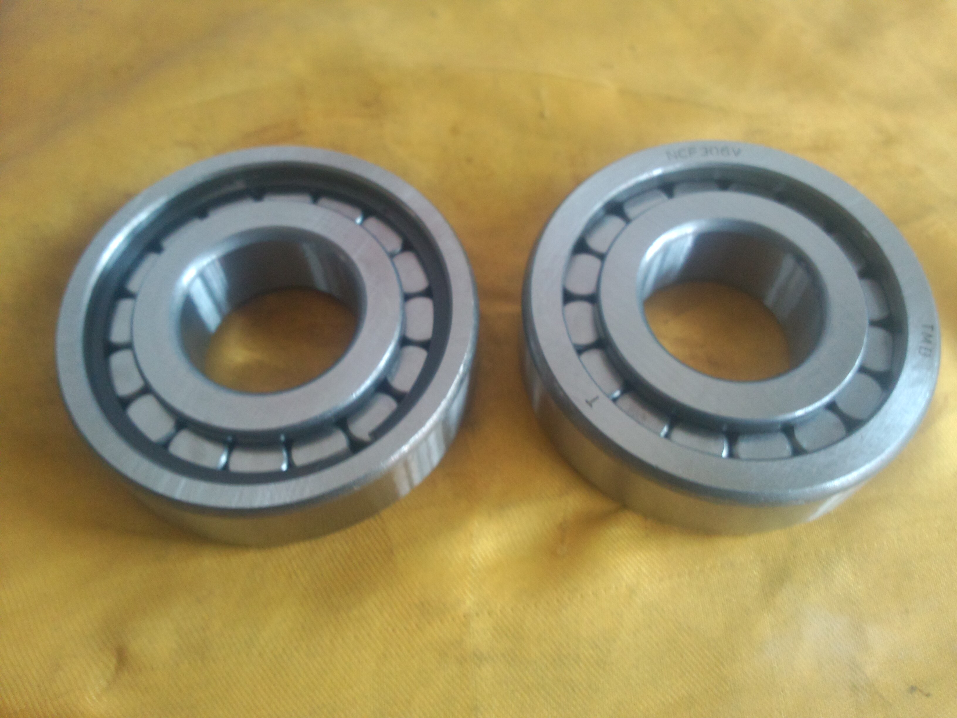 Full complement cylindrical roller Bearings NCF3004 3005 3006 3007 3008 3009 3010 3011
