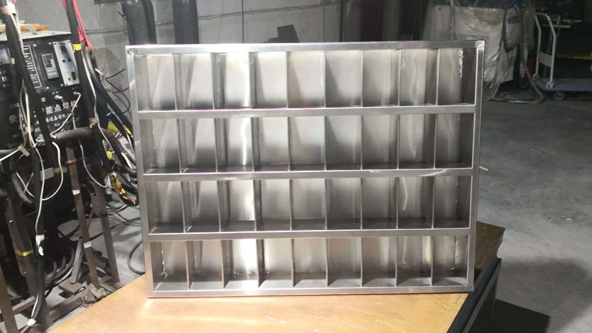 定制不锈钢36格水杯柜车间休息室嵌入式茶水杯存放架多格储物柜子