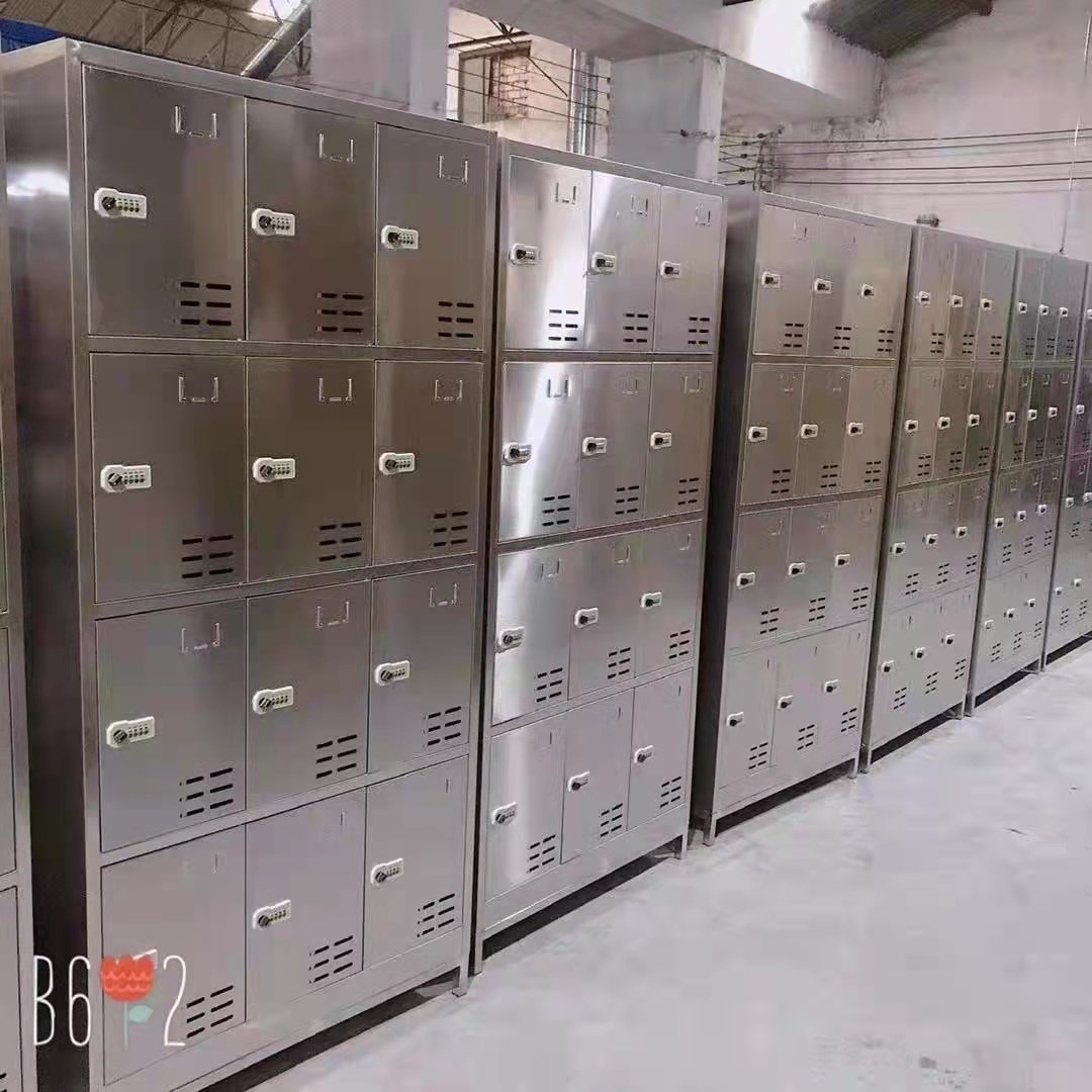 定做304不锈钢十二门更衣柜员工浴室站脚换衣柜密码锁多格储物柜