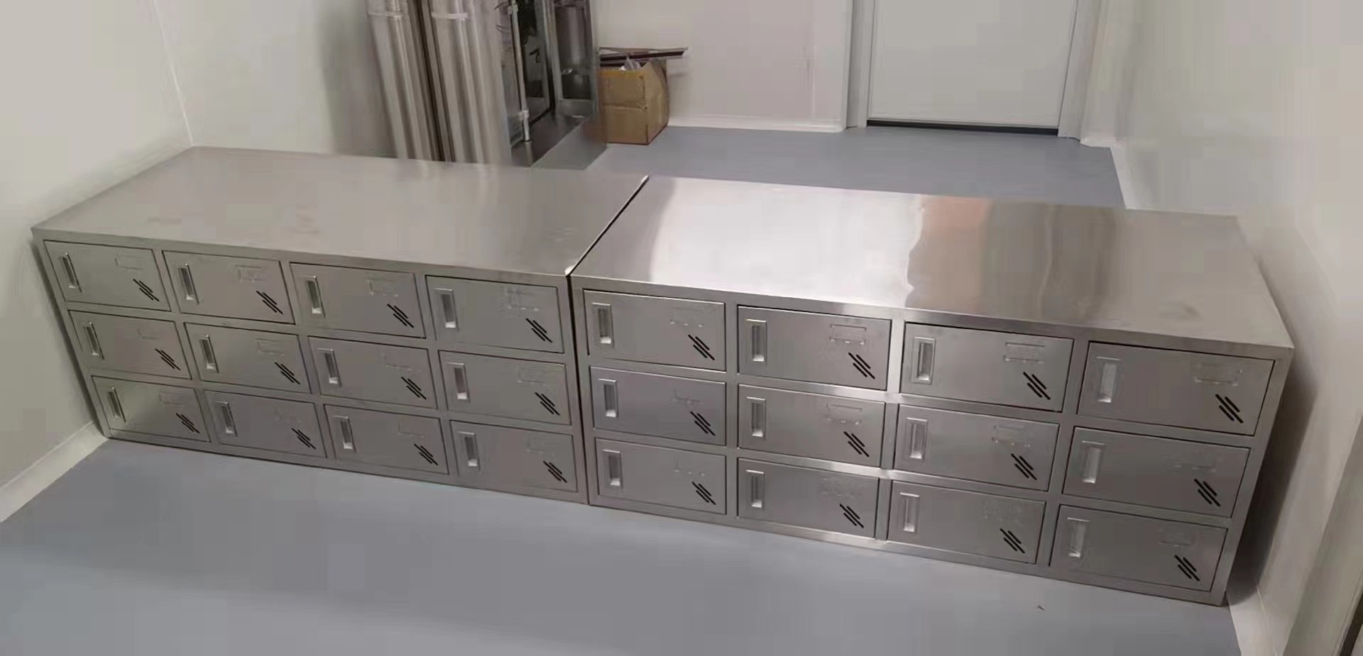 定制304不锈钢12门鞋柜净化车间双面磁吸门换鞋凳食品厂换鞋柜子