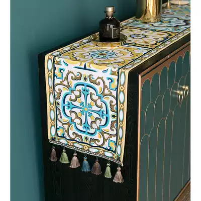 Otaku pig American light luxury tassel table flag retro European coffee table side cabinet table flag cloth long strip tablecloth bed tail flag