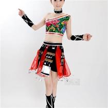New Wa people walk in landscape dance performance Womens Yunnan minority Miao ethnic Yi Shoulder Leakage Cord clothing