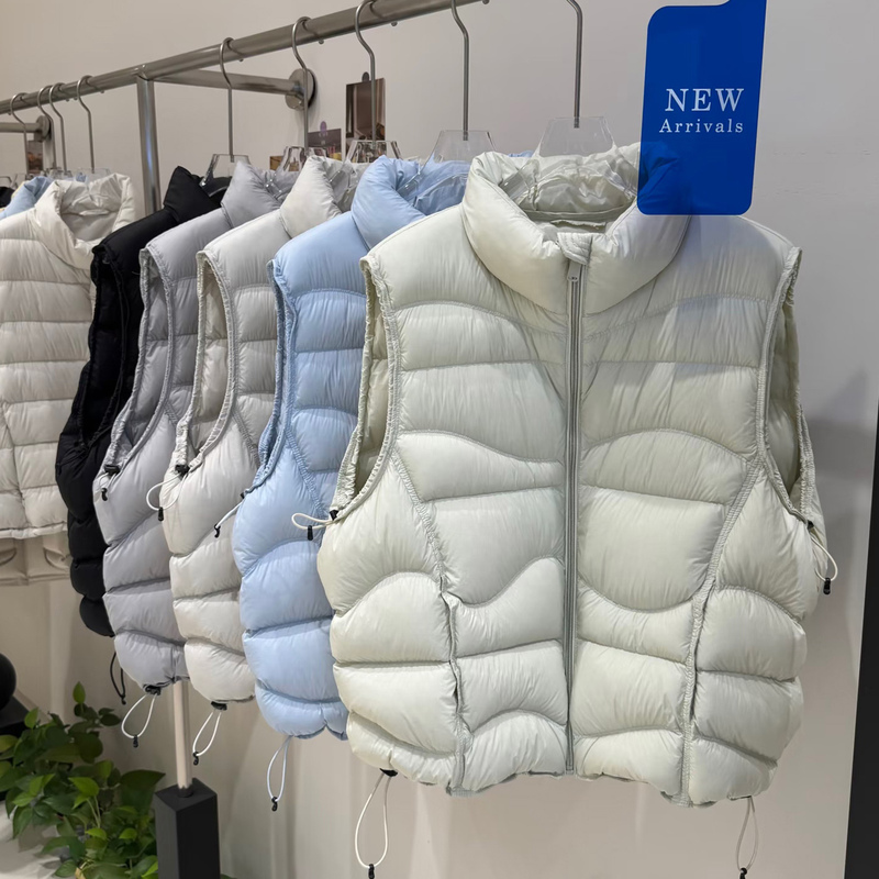 Highly Fluffy 2026 New Style Women's Short down Vest with Stand Collar, 95% Duck Down, Lightweight Vest for Layering or Wearing Alone