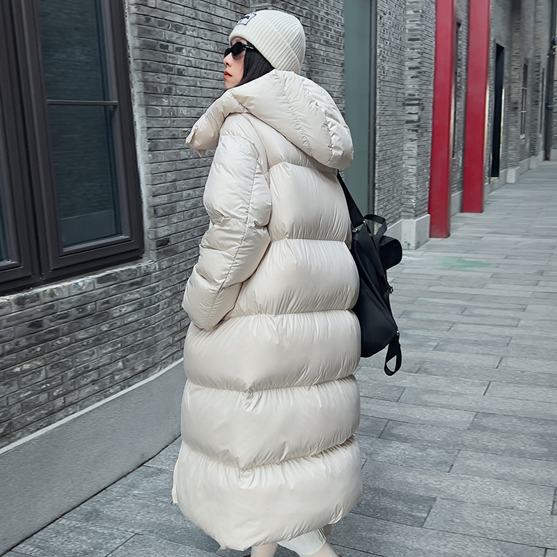 New Style Women's down Jacket with a Simple Hood, Long Over-The-Knee Design, Thickened for Warmth, Made with White Duck down