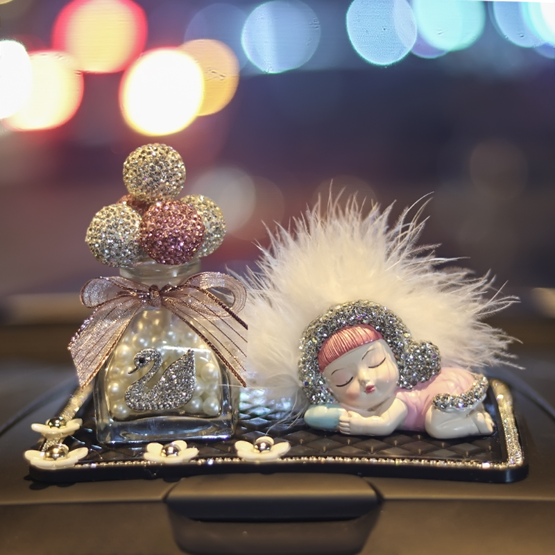 Apply the Benz BMWs medium control desk car interior ornament pendulum goddess deposit on car creatively fancy beautiful woman