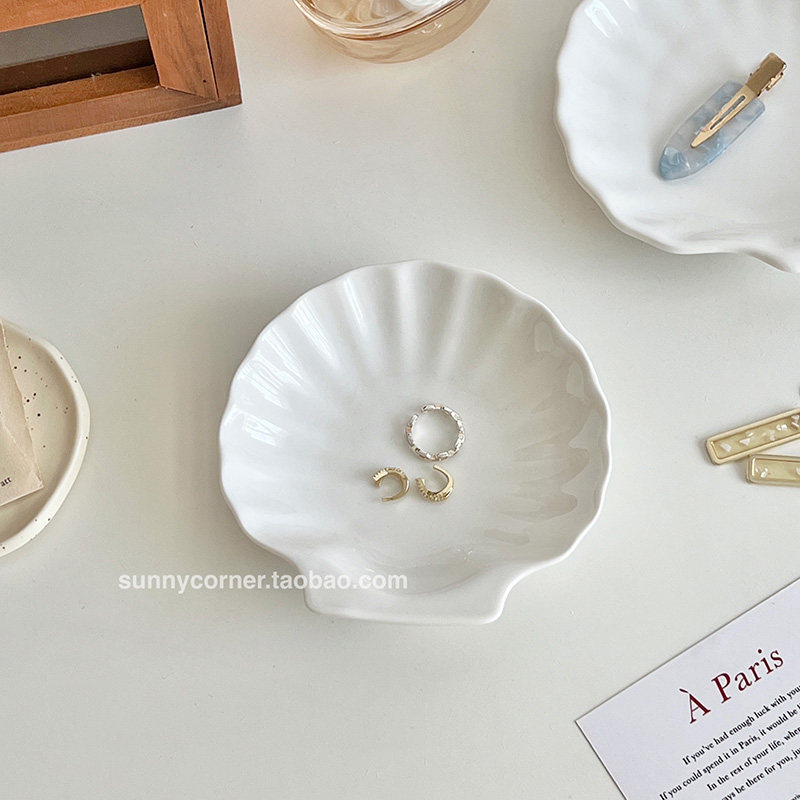 In wind white ceramic shell disk keykeyboard jewelry display disc aromatic candle tray