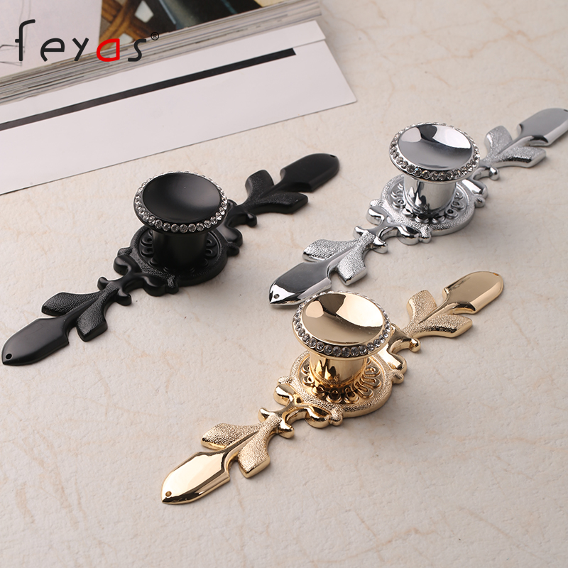 Light extravagant crystal diamond bright golden cabinet door handle European style large coat cabinet door integral cabinet handle drawer round single hole