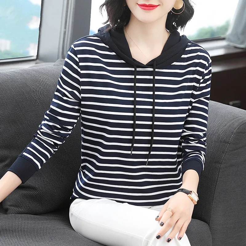 Blouses women's autumn long sleeves 2022 new Korean version T-shirt large size with cap horizontal striated long sleeve T-shirt