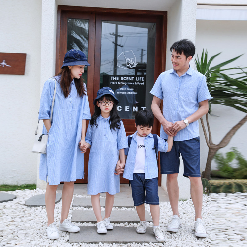 With a craftsman 2022 summer clothes a new family of three four-mouthed pro-blue striped shirts loose the whole family clothing