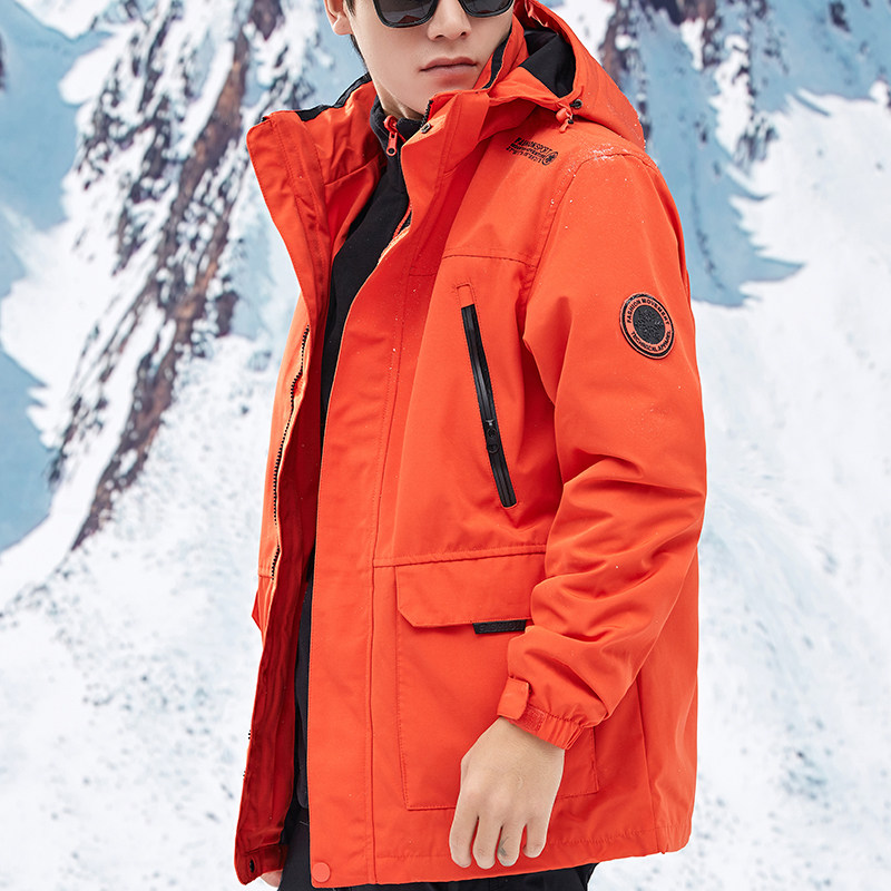 Winter outdoor submachine clothes men's detachable three-in-one ski boomer Windproof Waterproof Female Thickening Mountaineering Clothing