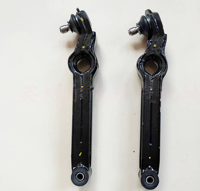 Suitable for Li Chi E9V5 four-wheel electric vehicle lower arm lower limb arm suspension lower arm lower rocker arm accessories