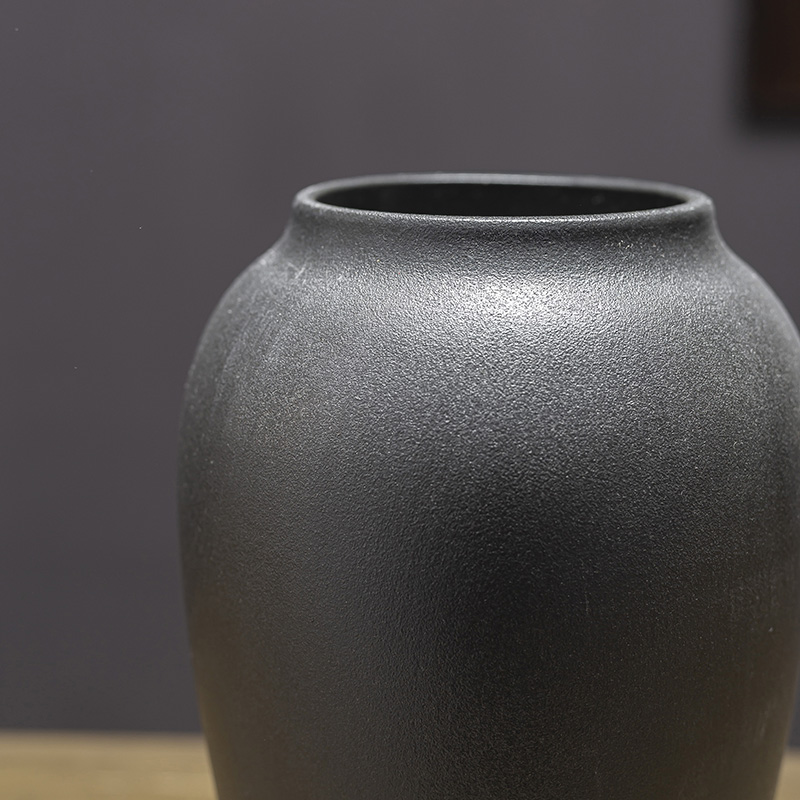 I and contracted ceramic coarse pottery retro black pottery vases, furnishing articles silver willow sitting room be born Holly dried flowers flower arrangement