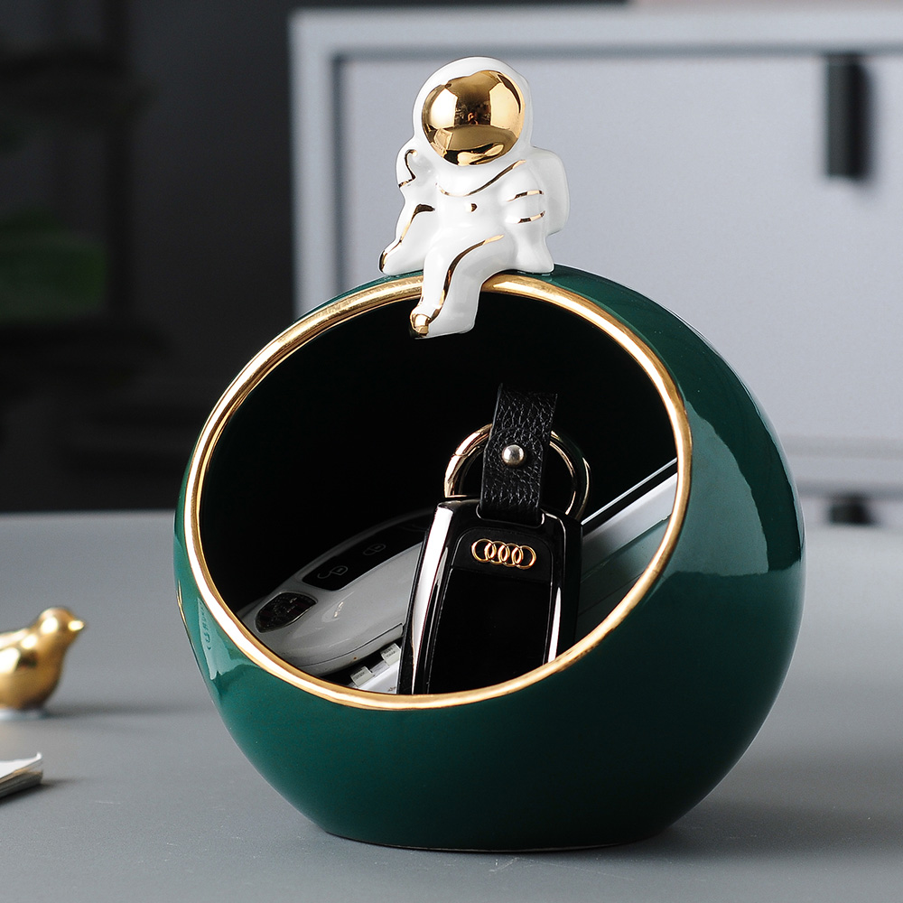 Astronaut Swing Piece Containing Adornment Creative Birthday Gift Room Desktop Genguan TV Cabinet Wine Cabinet Craft Gift Hem