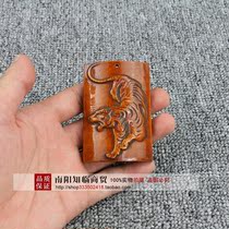 Antique old old cow bone carving Tiger brand pendant pendant relief bone carving bone products antique