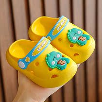  Childrens slippers Summer boys and girls cute toddlers baby hole shoes Baotou small and medium-sized childrens cool slippers non-slip