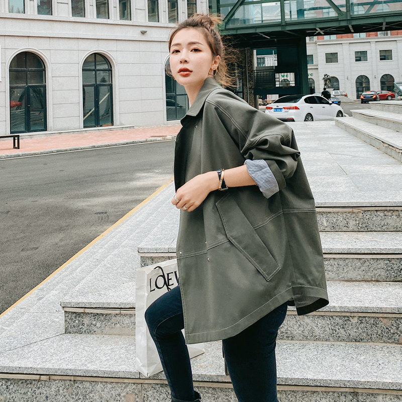 Windbreaker women's small 2022 spring and autumn new popular Korean version loose all-match Harajuku style short work jacket