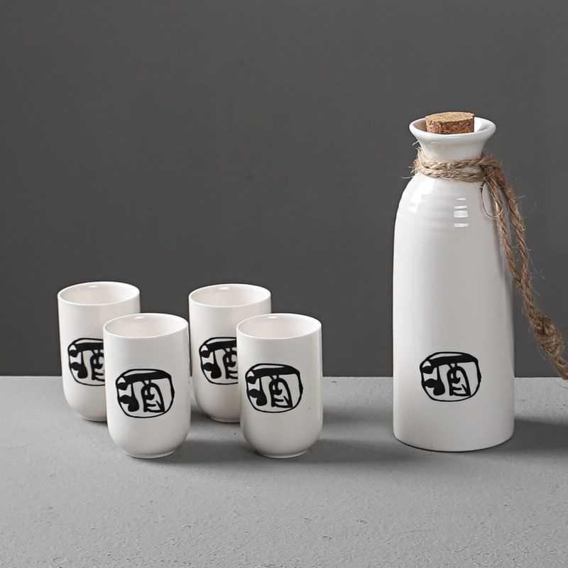 Japanese ceramic liquor wine suit warm hot very hot temperature wine pot two he its drank wine glass clear yellow wine wine